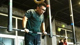 单杠教学视频,轻松掌握技巧，提升身体素质